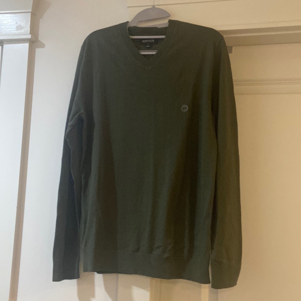 New Men’s Long-sleeved, V-neck Forest Green Sweater.
